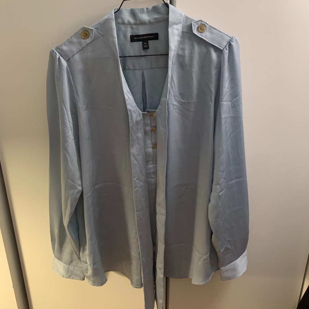 BANANA REPUBLIC PUS*Y BOW SHOULDER DECORATION BLOUSE - SIZE M